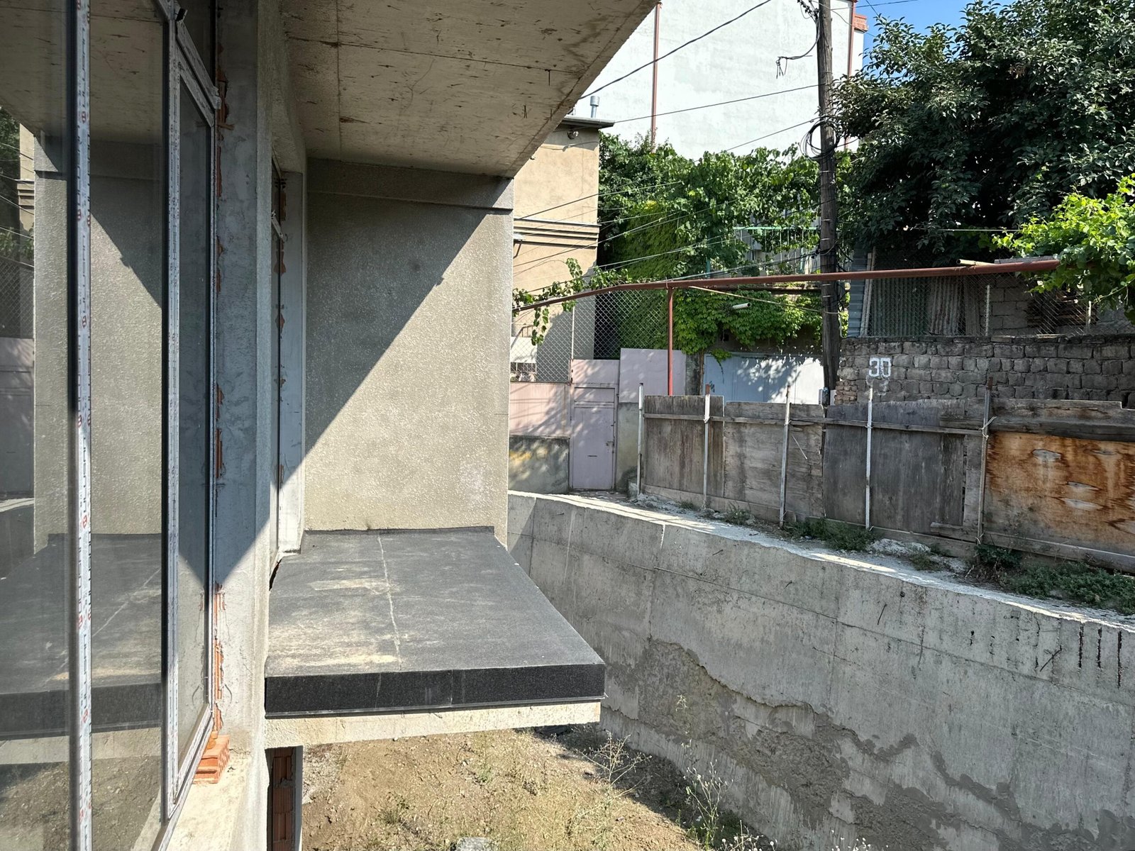 იყიდება 3 ოთახიანი ბინა