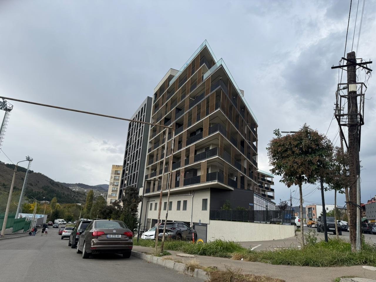 იყიდება 3 ოთახიანი ბინა