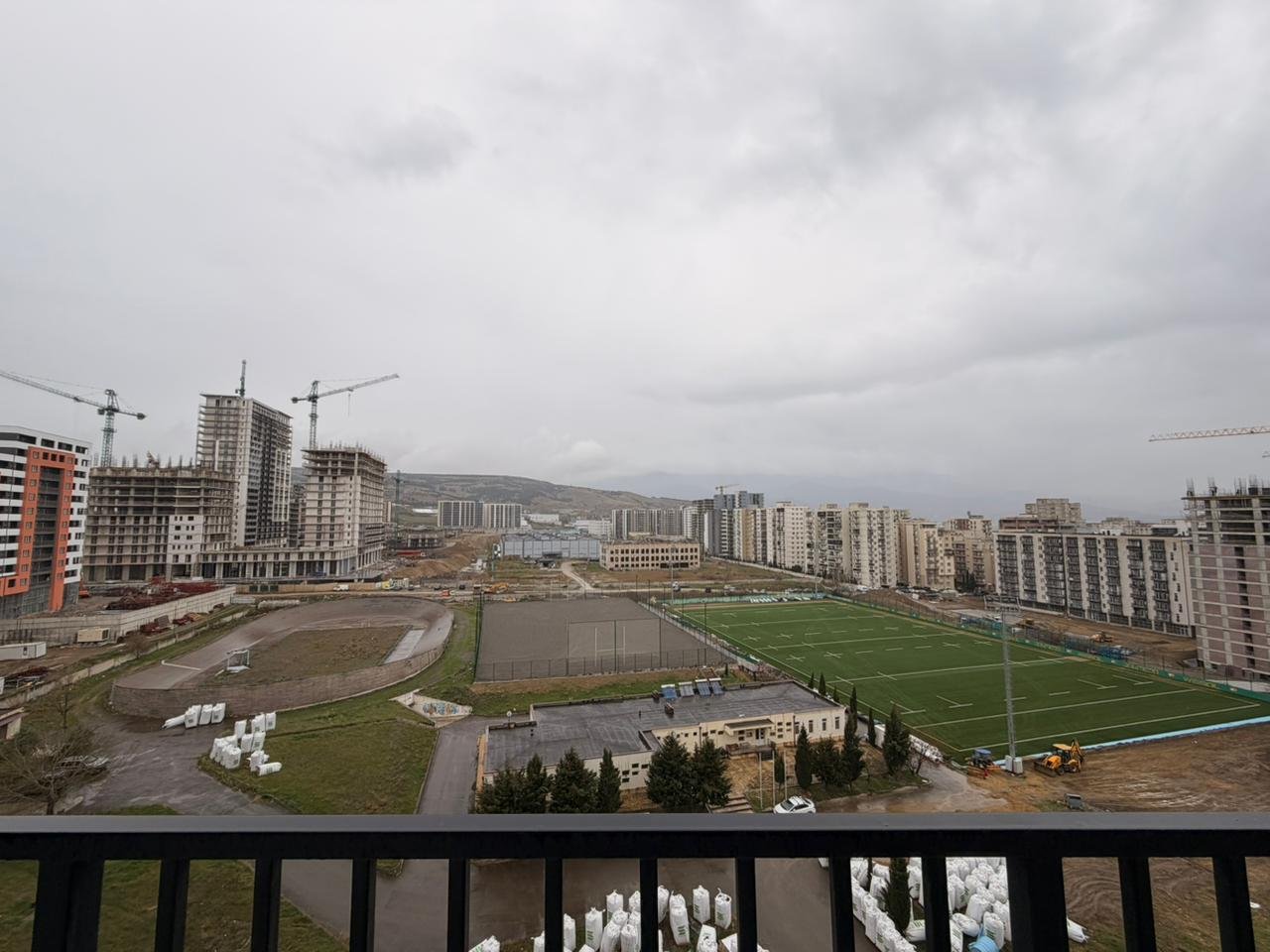 იყიდება 2 ოთახიანი ბინა